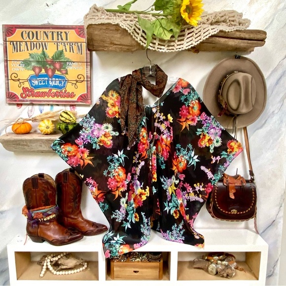 Tops - Semi sheer floral boho poncho blouse top w resort vacay beach vibe